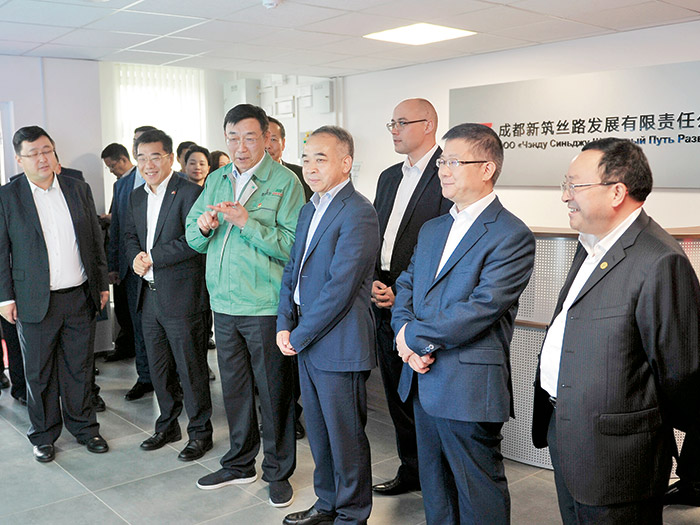  2018.8.29四川省委常委、成都市委書記范銳平視察新筑股份“中白工業(yè)園”項目投產(chǎn)運營儀式